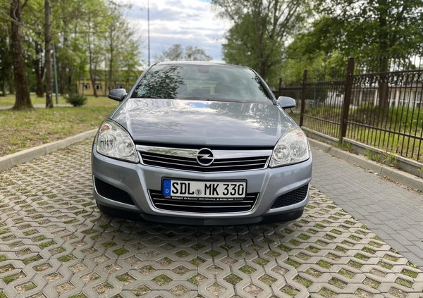 Opel Astra cena 12900 przebieg: 192000, rok produkcji 2008 z Nidzica małe 172